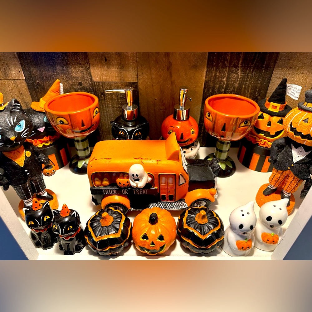 Lot of Halloween decor